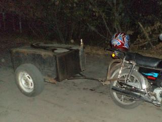 Луганские пограничники задержали мужчин пытавшихся перевезти на мопедах полтонны контрабандного горючего фото