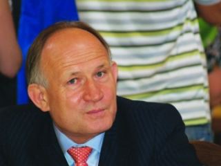 В Луганской области кандидатмажоритарщик на огромной скорости сбил пешехода