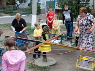 По инициативе Владимира Медяника в Краснодоне провели дружный субботник