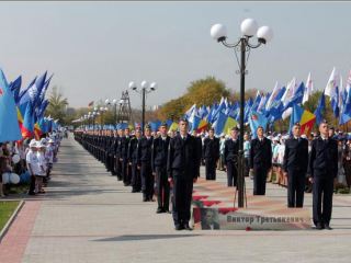 Митингреквием посвященный летию Молодой Гвардии собрал более  тыс человек