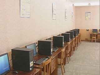 Благодаря Владимиру Медянику в Луганске продолжается компьютеризация школ