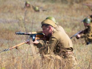 В Лисичанске прошла военная реконструкция взятия безымянной высоты