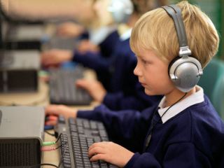 Для школ Луганской области купили  тысячи компьютеров