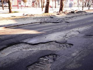 В Первомайске  лет ждали денег на ремонт небольшого участка дороги