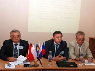 Луганчане обсудили проблемы рельсового транспорта на конференции в Крыму