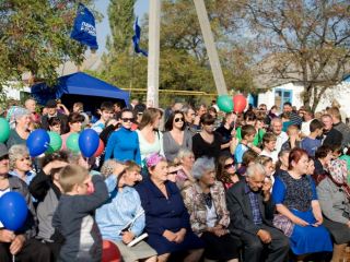 При содействии Владимира Медяника жители Новоалександровки с размахом отметили летие поселка