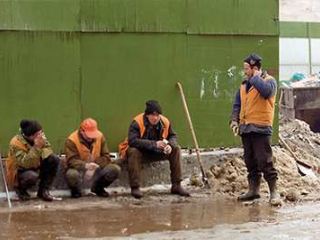 Луганские власти намерены сменить коммунальщиков в Жовтневом районе