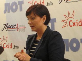 Тот кто обещает сразу ввести страховую медицину лжёт  Елена Бондаренко