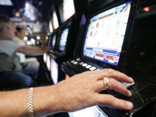 В Свердловске закрыли зал с игровыми автоматами