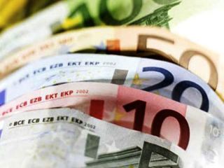 Курс валют на  октября в коммерческих банках в Луганске