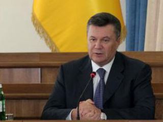 Президент по итогам поездки в Луганск раздал поручения местным властям 