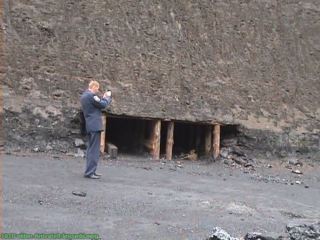 В Антраците накрыли копанкукотлован глубиной около  метров фото