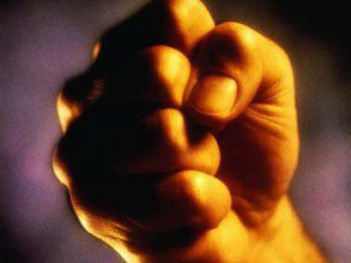 Кандидат от КПУ устроил дебош в офисе свердловских газовщиков  Правозащитница