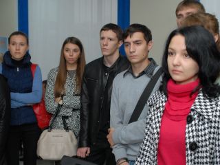 Луганские студенты набираются опыта в Центре административных услуг