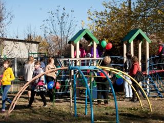 При поддержке Владимира Медяника детсад и школа в Семейкино получили новое оборудование