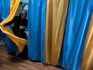 Начали работу 1492 избирательных участка Луганской области