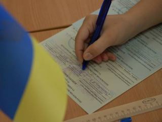 На избирательных участках Луганской области не хватает бюллетеней