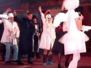 В Луганске уже начали праздновать Хэллоуин фото видео