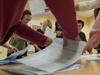 В девяти округах Луганской области посчитали голоса В  и  подсчет продолжается обновляется данные на