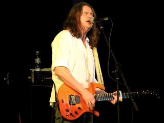 Взрывной Фантом песни на бис и аншлаг  в Луганске выступил Чиж  Co фото видео