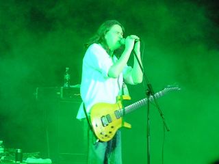 Чиж в Луганске фанатские пляски прямо на сцене видео