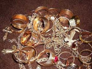 На Луганщине неизвестные награбили золота и серебра на  тыс грн