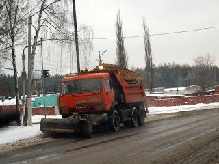 В Луганске к зиме закупили в кредит  тысяч тонн песка
