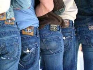 Медики призвали луганчан надеть голубые джинсы