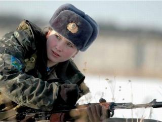 Шестеро жительниц Луганской области захотели стать профессиональными военными