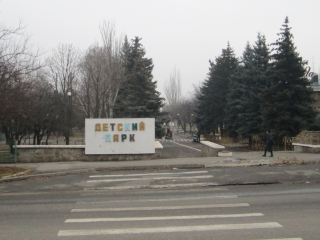 Парк Щорса в Луганске выживает как может (фото)