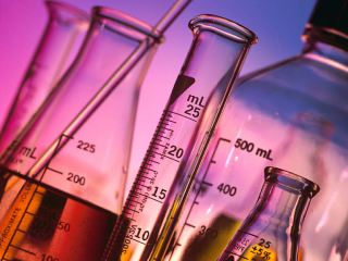 Быстрый способ получения противораковых веществ создал луганский ученыйхимик