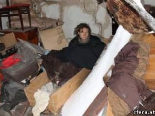 Женщина из Краснодона спала в гробу чтобы пережить морозы фото