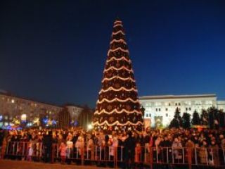 Главная елка Луганска зажжет свои огни 25 декабря