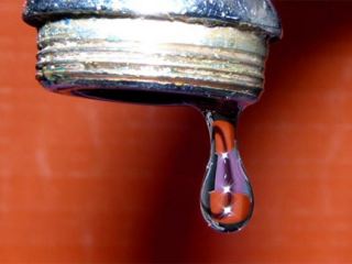 В Луганскводе готовы взламывать двери должников