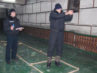 Луганские правоохранители устроили стрельбу