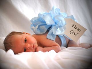 Вчера в Луганске родилось мальчиков вдвое больше чем девочек