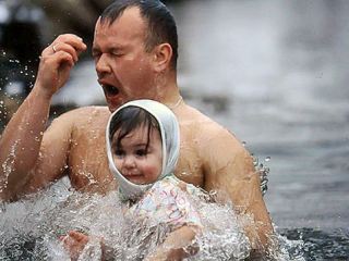 Луганские спасатели дали советы как правильно купаться на Крещение