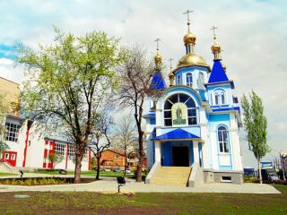 В луганском храме святой Татианы обвенчали  пар и окрестили китаянку