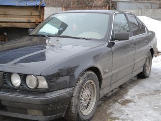 Подозрительный автомобиль задержали работники Луганской таможни фото