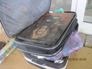 На луганской границе задержали мужчину со старинными иконами