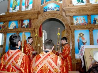 Луганские студенты попросили мудрости у святой Татьяны фото