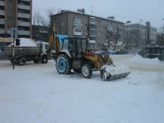 Водители мешают коммунальщикам Луганска чистить дороги
