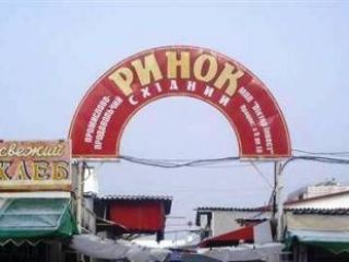 Луганских торговцев с ул Буденного переселят на легальные рынки