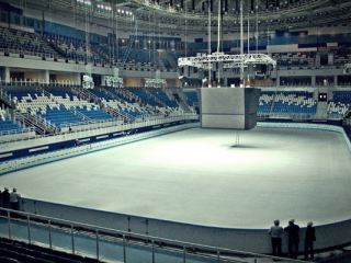 Луганский ледовый дворец за и против