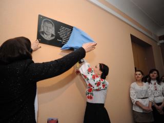 В Луганске увековечили ученогоразрушителя мифов