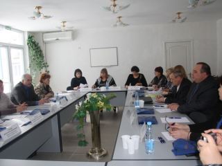 Краснолучский центр занятости развивает сотрудничество с Глорией Джинс фото