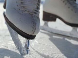 На луганском катке произошло ЧП видео