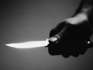 В Луганске задержали вооруженного хулигана который ночью ломился в гостиницу