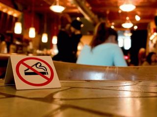 Луганские кафе и рестораны уже два месяца живут без дыма