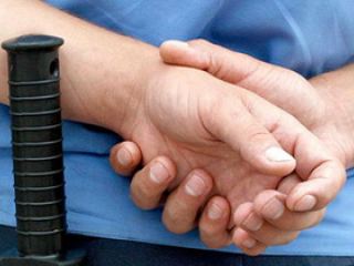 На Луганщине летний мужчина пострадал от рук милиционеров